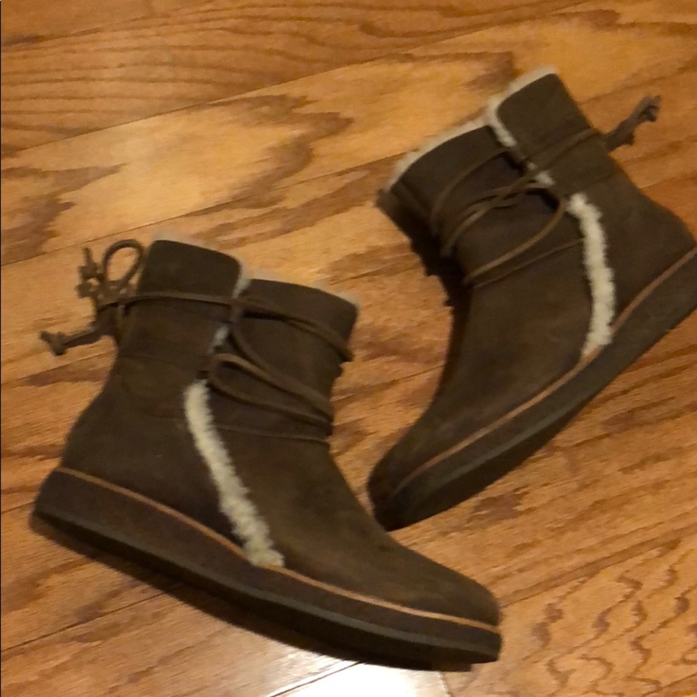 Brown Ugg boots